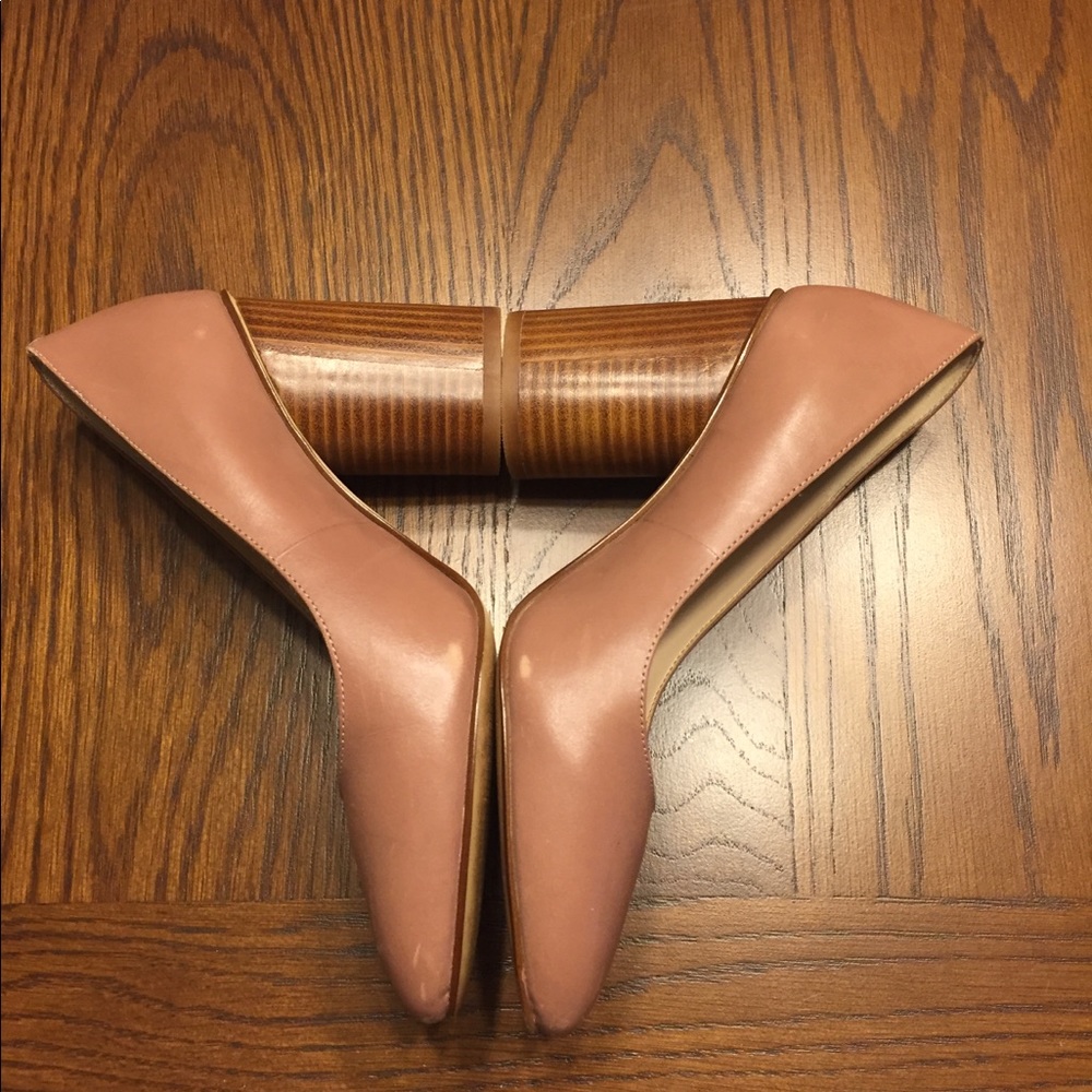 ‼️SOLD‼️Nine West -wood block pumps-3inch heels-taupe - Picture 3 of 8